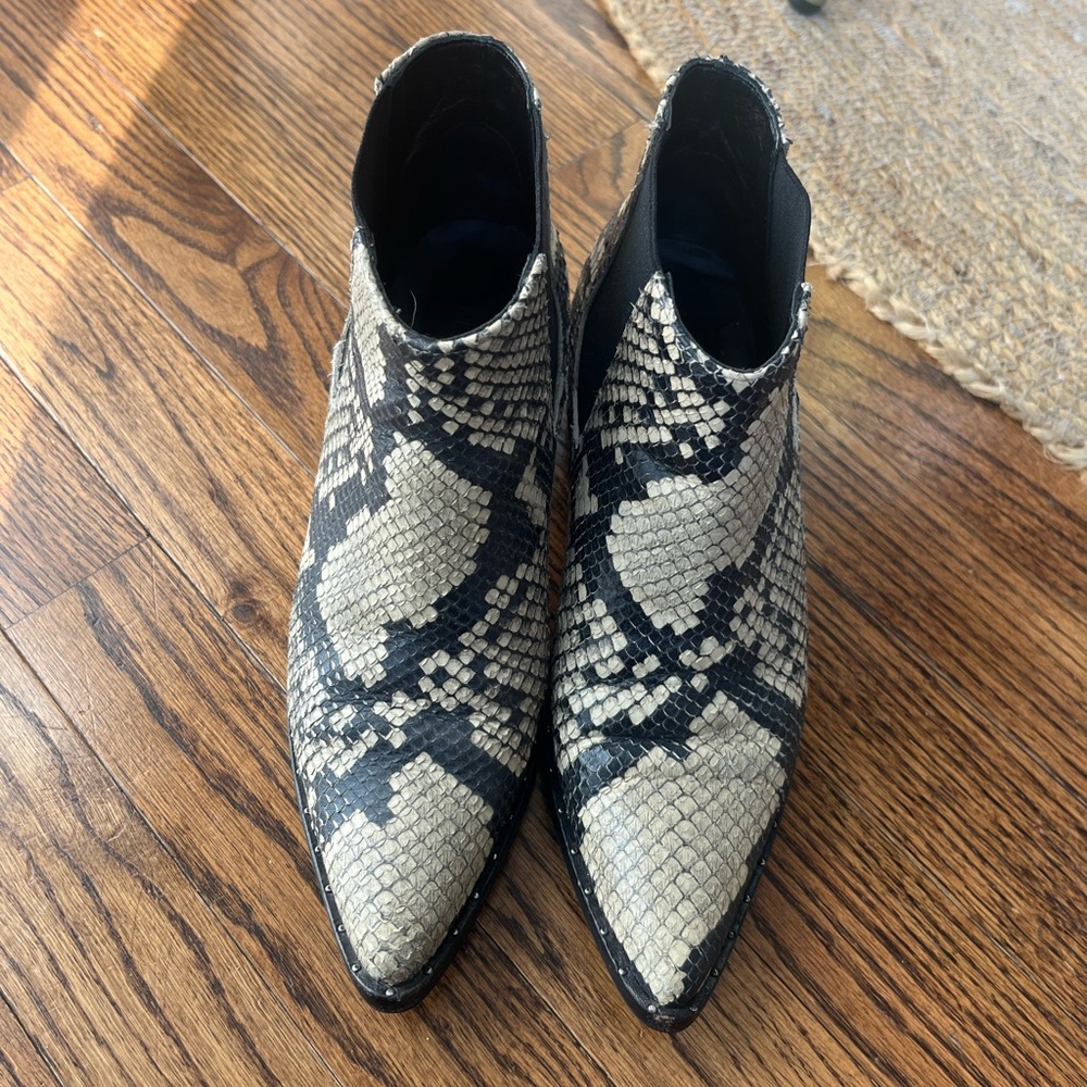 Freda Salvador snakeskin boot Size 6
